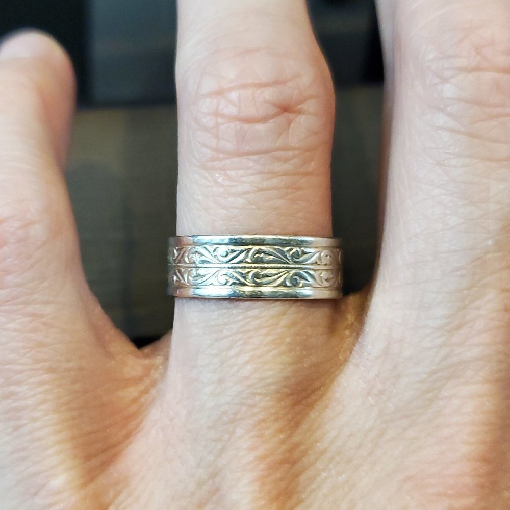 Size 7 925 Sterling Silver Amazing Light Pattern Ring - Picture 1 of 5